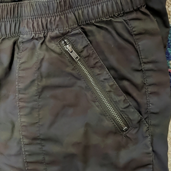 Women's camo joggers - Picture 3 of 5